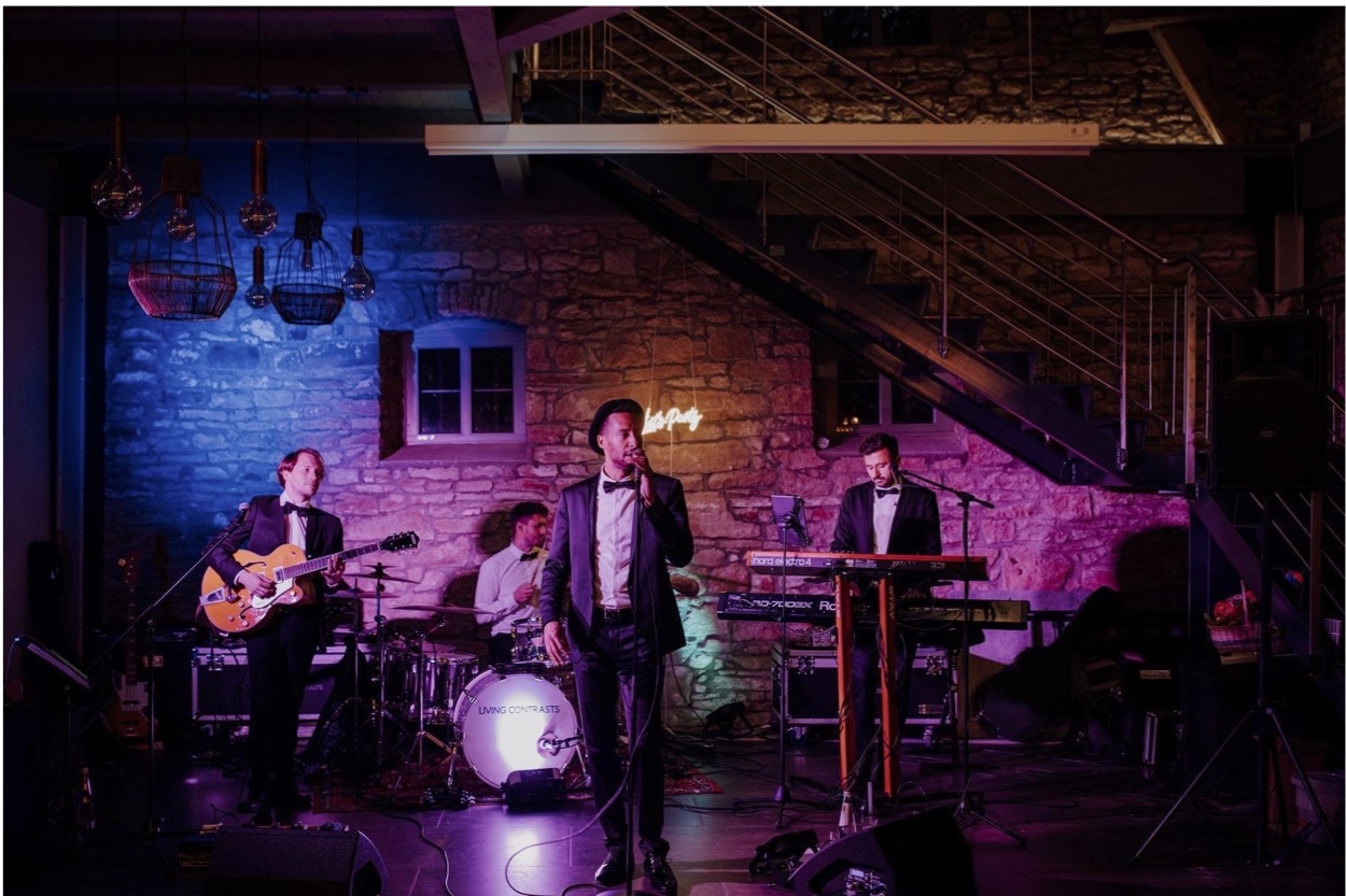 Living Contrasts Fullband